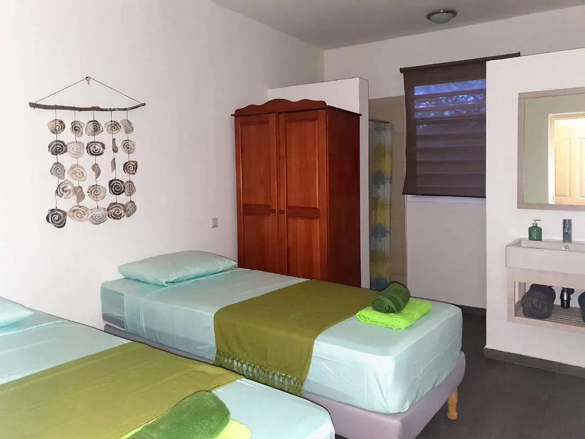 Hibiscus Beach House Apartments, Cas Grandi Curacao