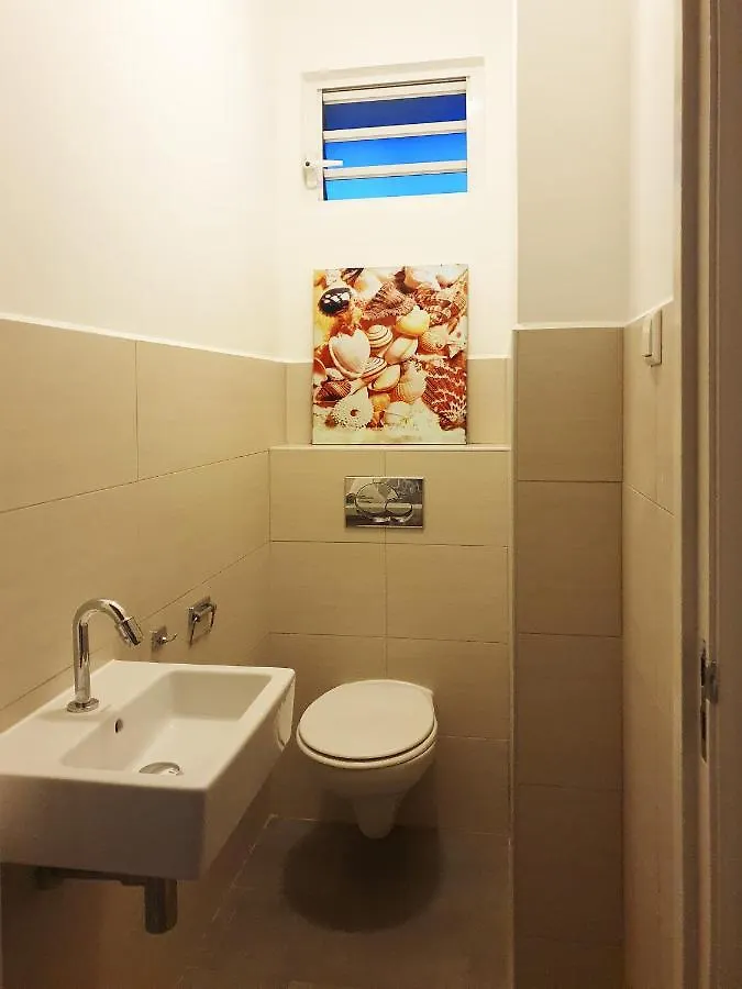 Apartment Hibiscus Beach House Apartments, Cas Grandi