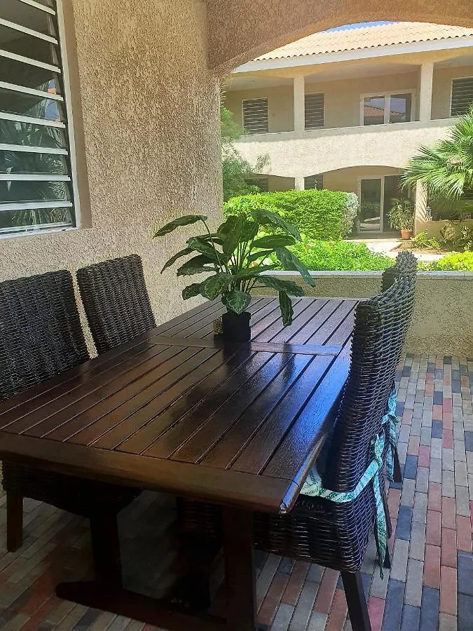 Hibiscus Beach House Apartments, Cas Grandi Willemstad