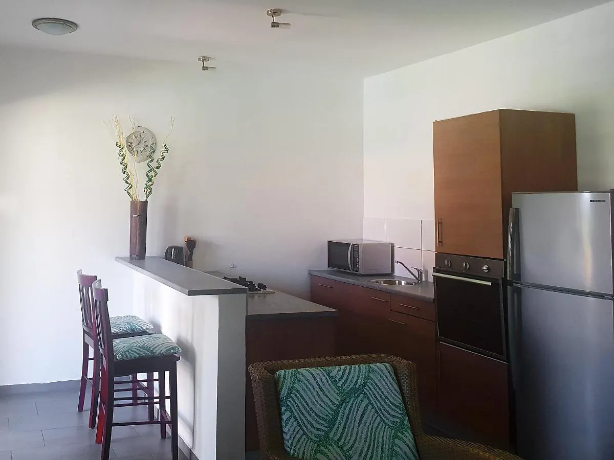 Hibiscus Beach House Apartments, Cas Grandi Curacao